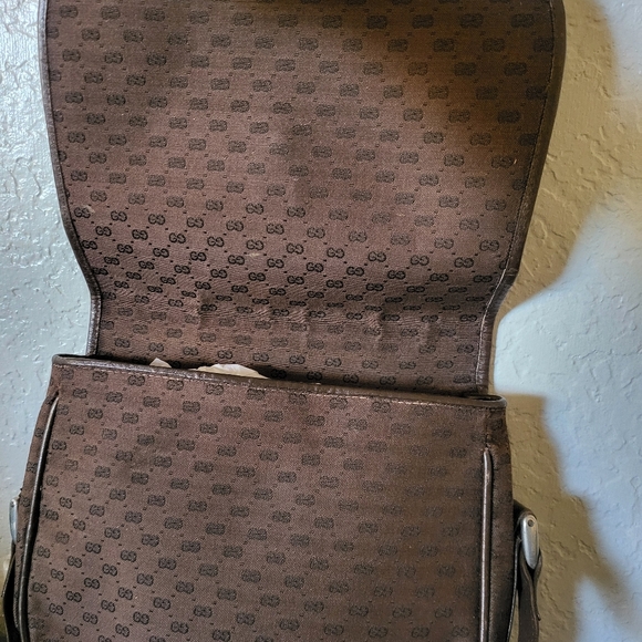 Gucci Brown Monogram Messenger Bag And Wallet - Picture 4 of 13